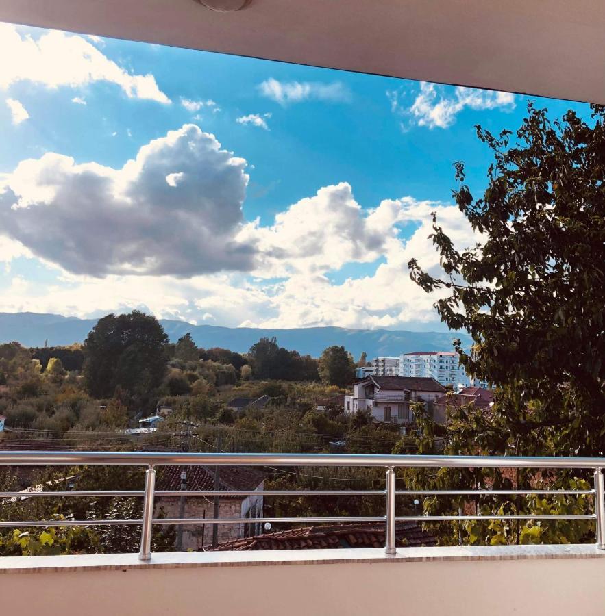 Vila Emante Tushemisht Buitenkant foto